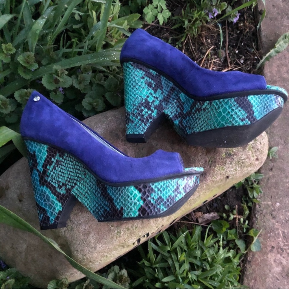 Calvin Klein Blue and Green Snakeskin Wedges, EUC
